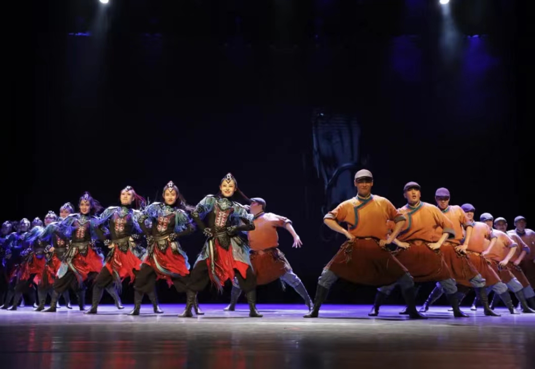 感黨恩、聽黨話、跟黨走——我校成功舉辦內蒙古舞蹈創作研討會專場文藝演出